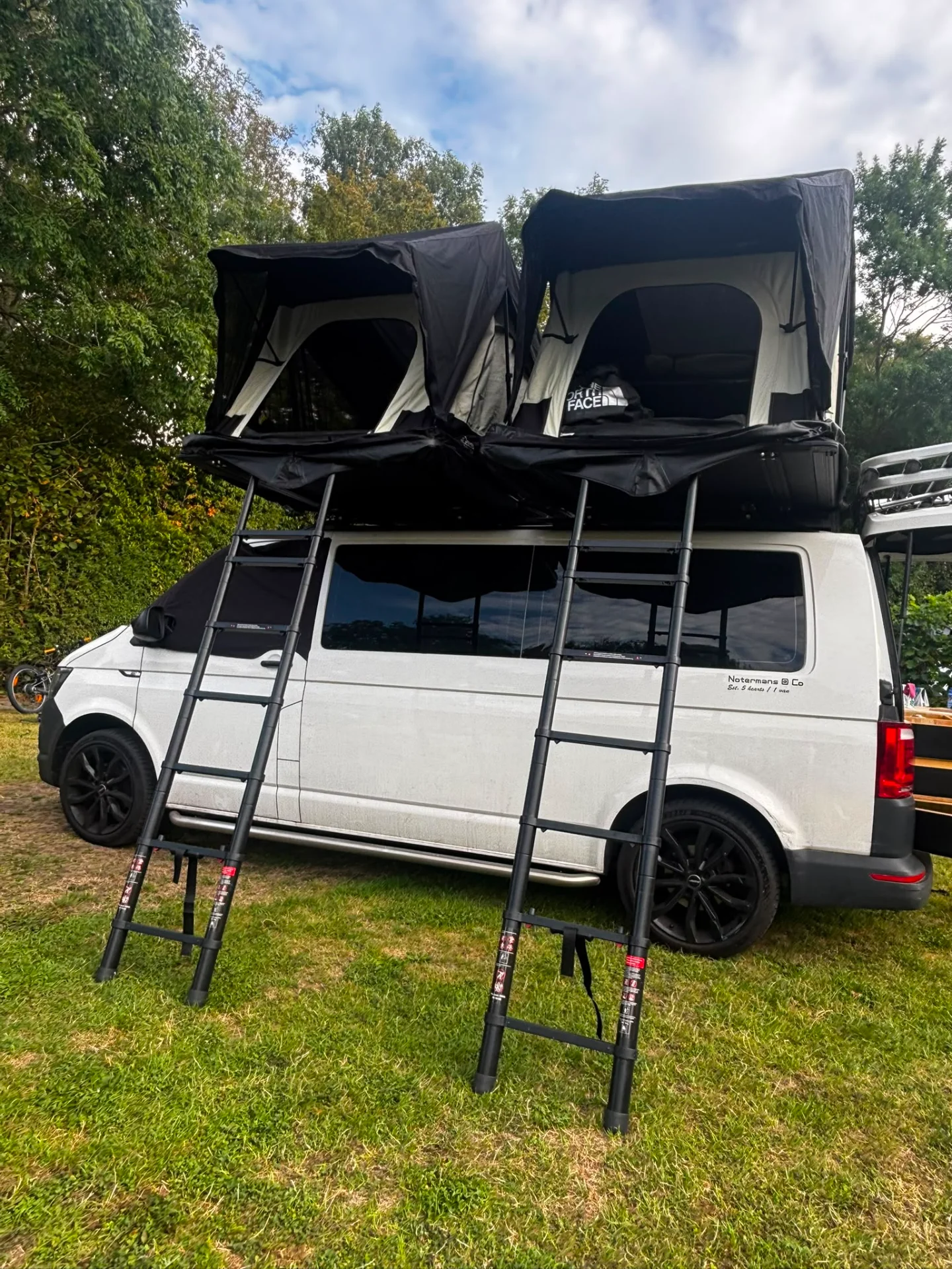 uppresa-130-2-maal-op-volkswagen.webp OUTLET FjällVila UppResa150 mjukskals taktält - Cloud Dancer